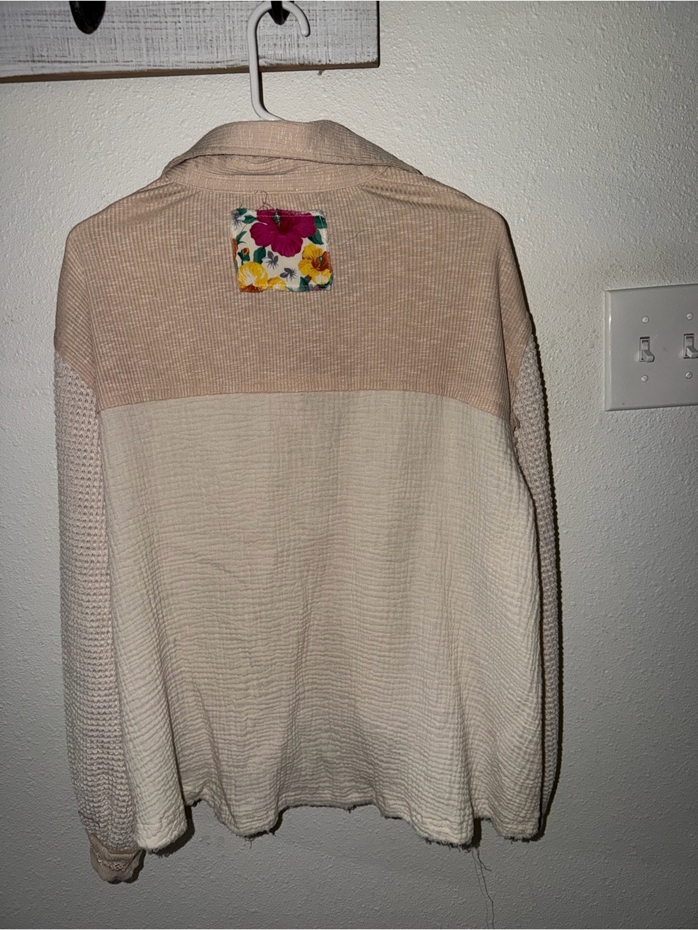 POL Cream Mixed Media Long-Sleeve Henley with Floral Patch Pockets - Picture 11 of 14
